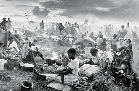 살가도_르완다 난민캠프.jpg