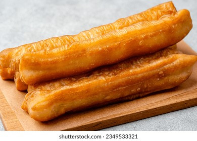 youtiao-yu-char-kway-long-260nw-2349533321.jpg