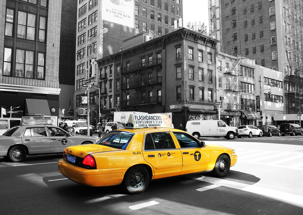 taxi-988348_1280.jpg