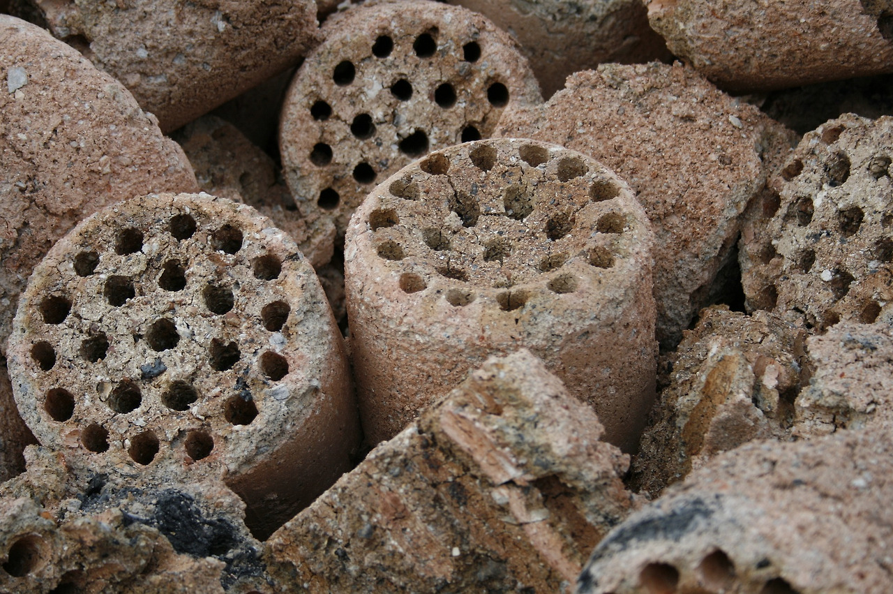 briquettes-2896186_1920.jpg