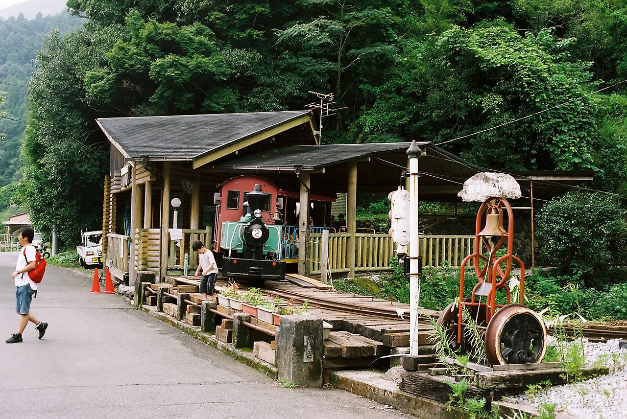 umaji-village-forest-railway-station_4991370596_o.jpg
