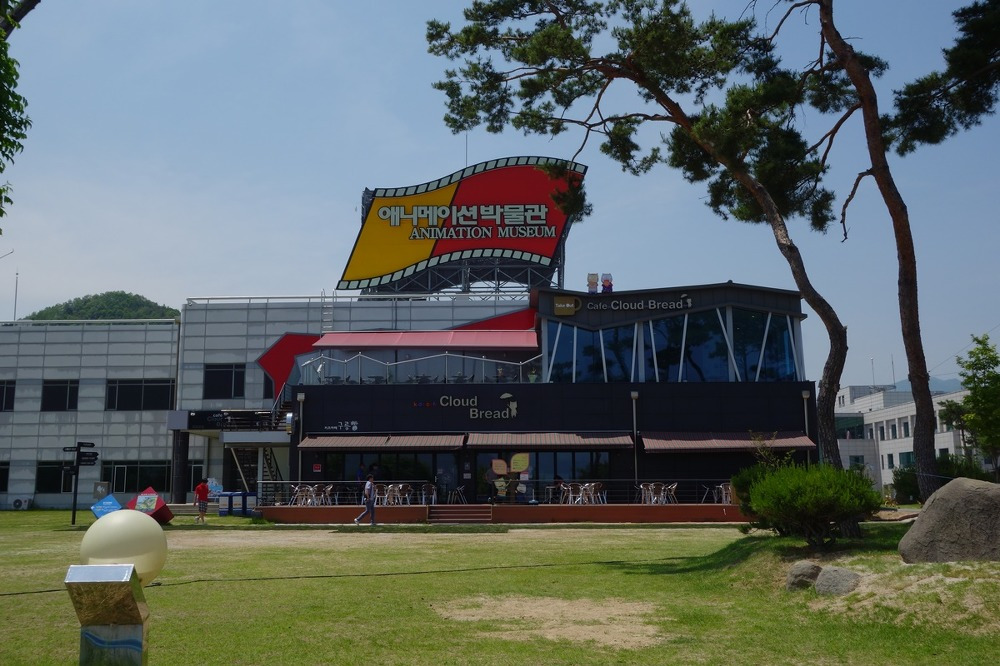 강촌 자전거길6(애니메이션 박물관).jpg