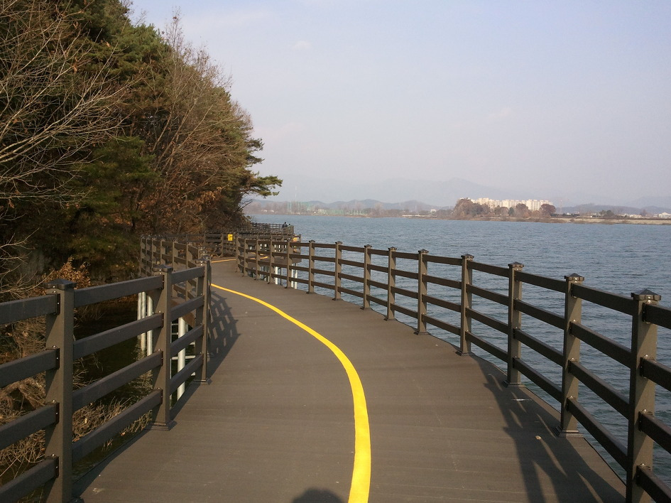 강촌 자전거길2(나무데크).jpg