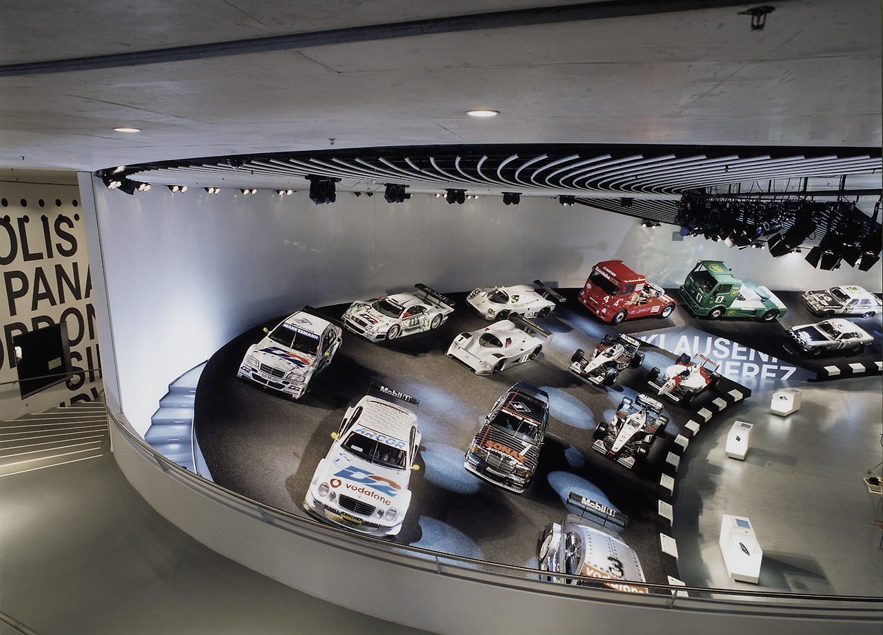 사진-메르세데스-벤츠 박물관 레전드 룸-5.jpg