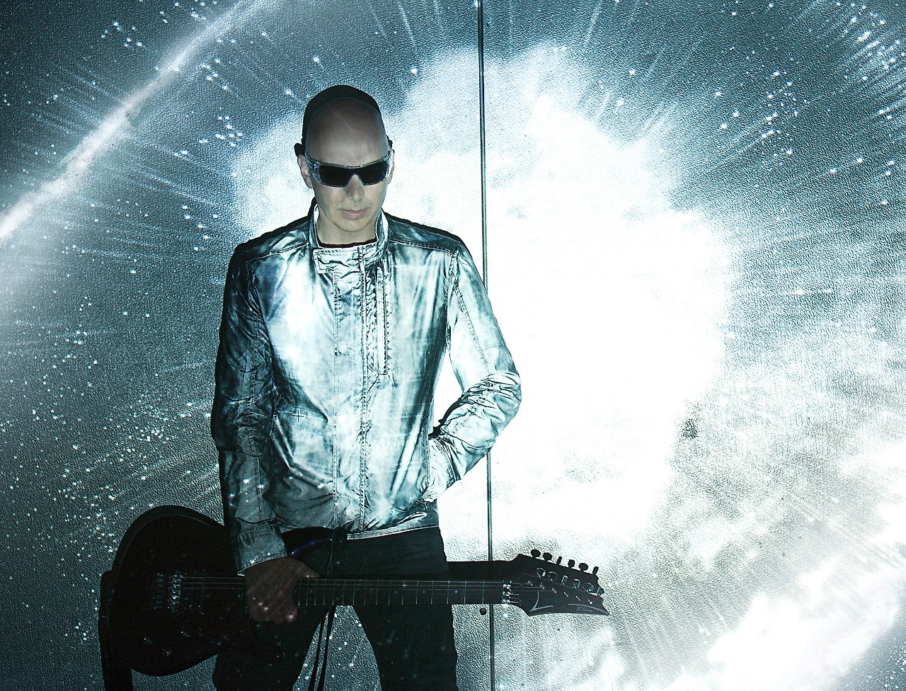 Joe Satriani_s03_0158.jpg