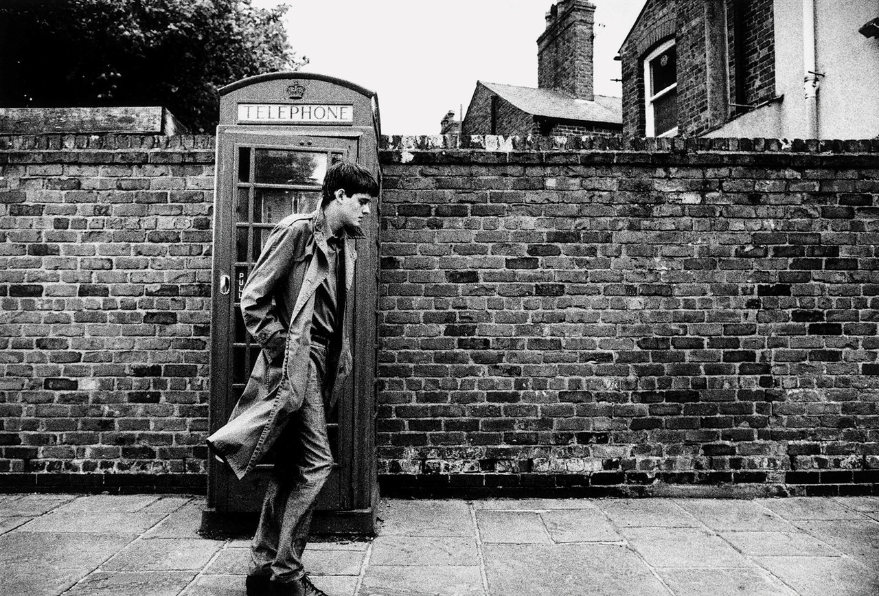 Ian-Curtis-joy-division-16972121-1280-868.jpg