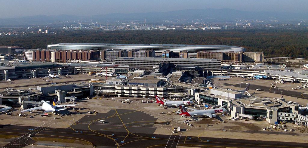 1024px-Aerial_View_of_Frankfurt_Airport_1.jpg