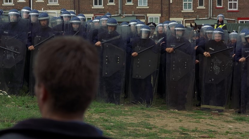 기울어진 배경2.jpg