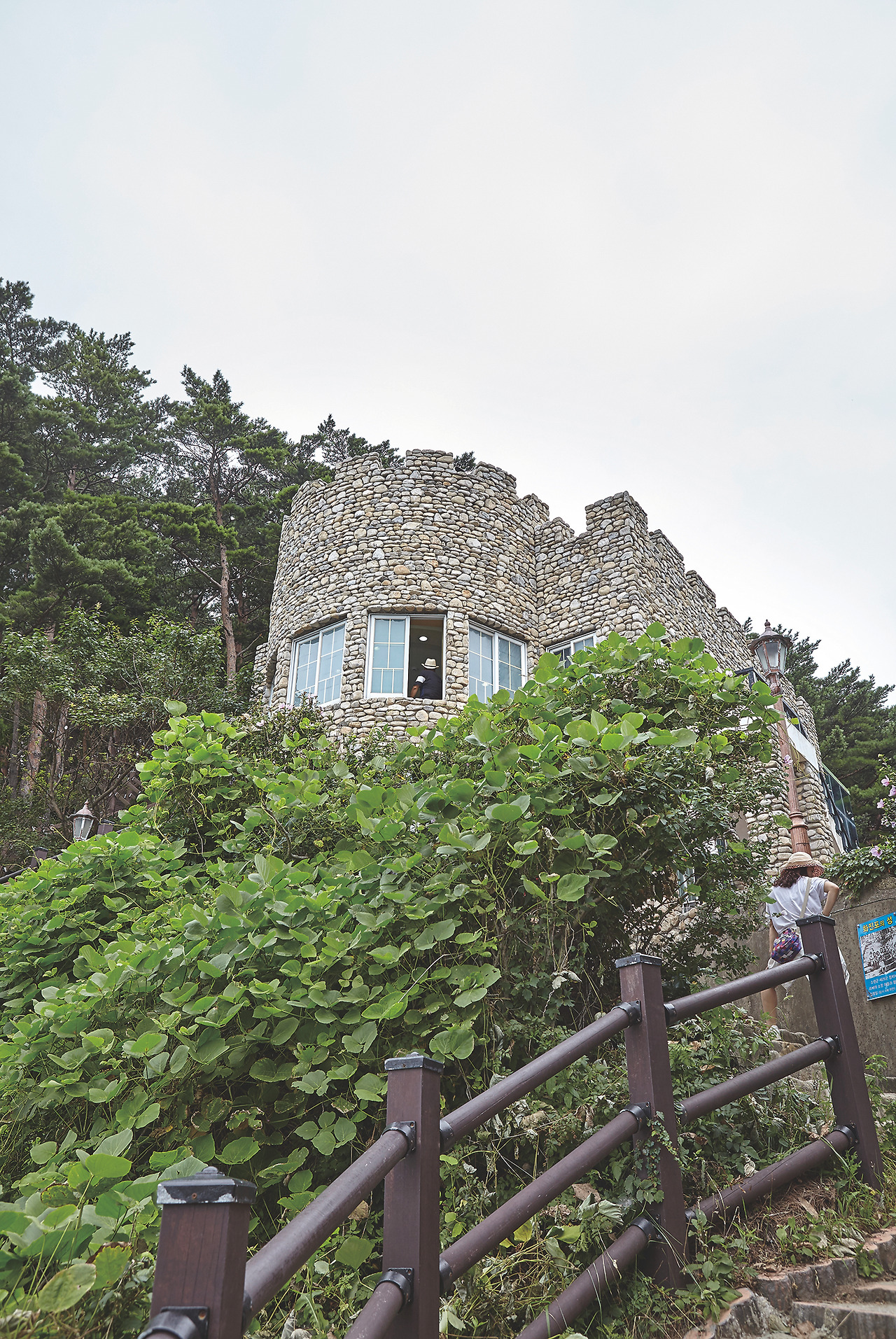 김일성 별장이라 불리는 화진포의 성.jpg