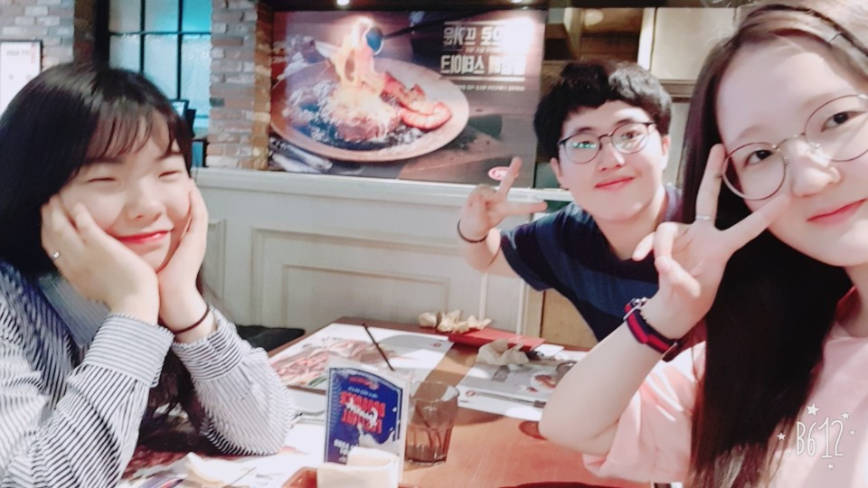 윤정이 여진이 1.jpg