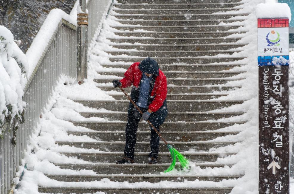 현충원 가는 길.jpg