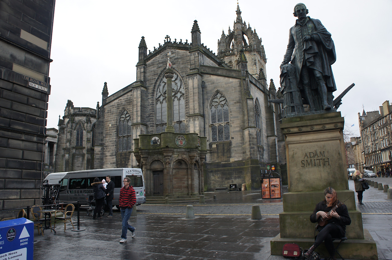7 아담 스미스 동상.jpg