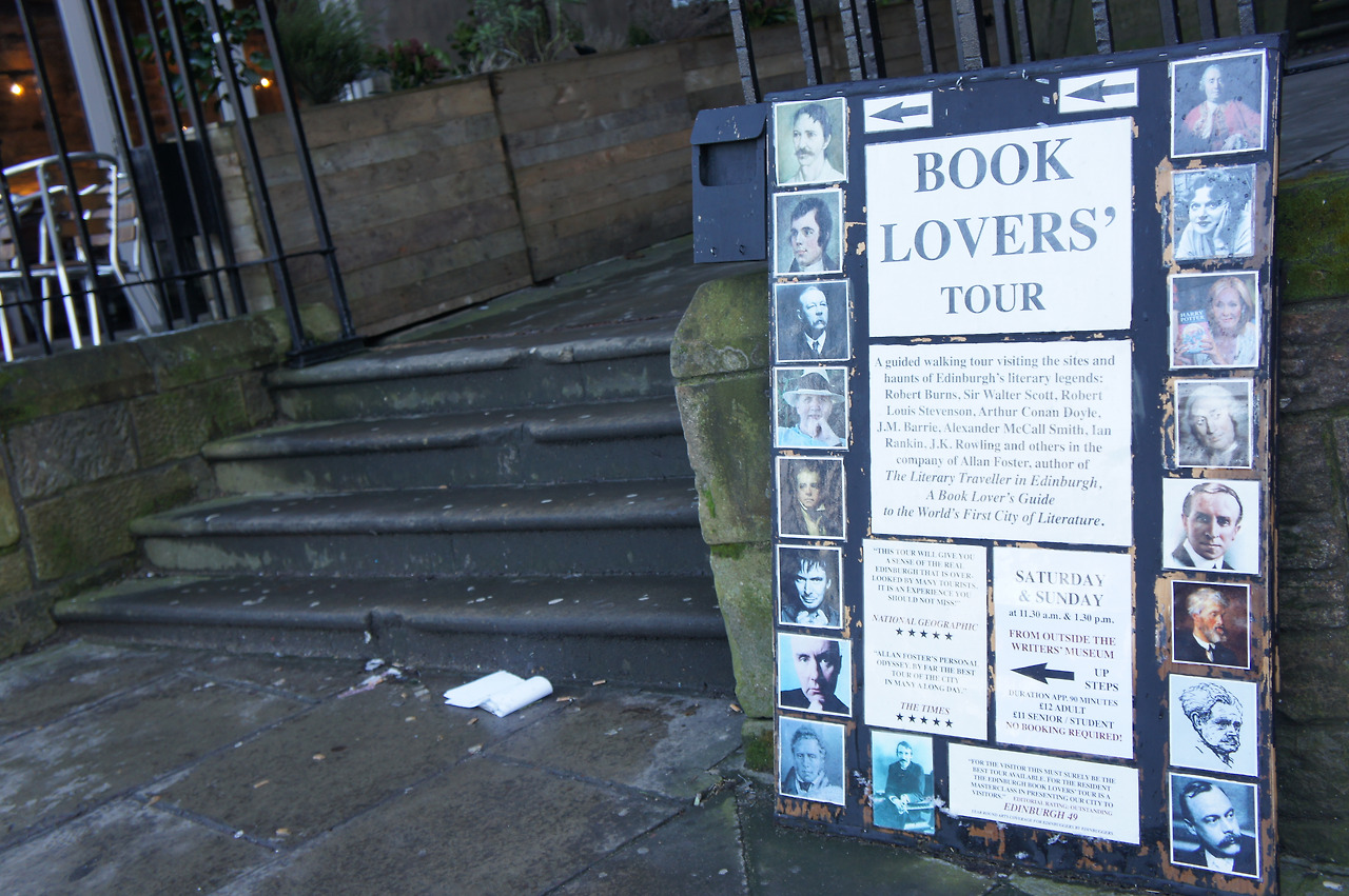 1 에든버러 작가 투어 사인.jpg