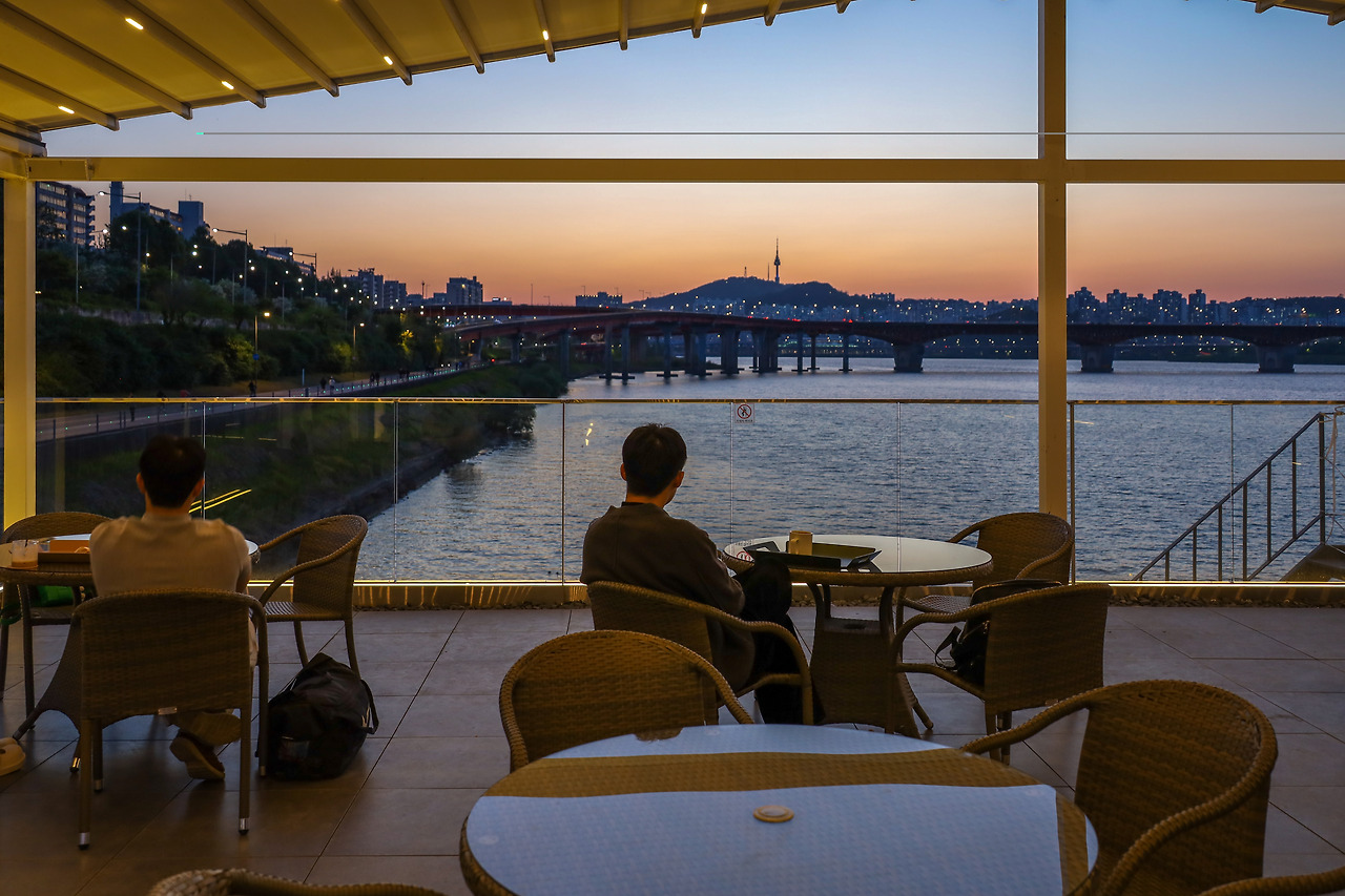 1. 카페 view376 루프탑 야경 (4).jpg