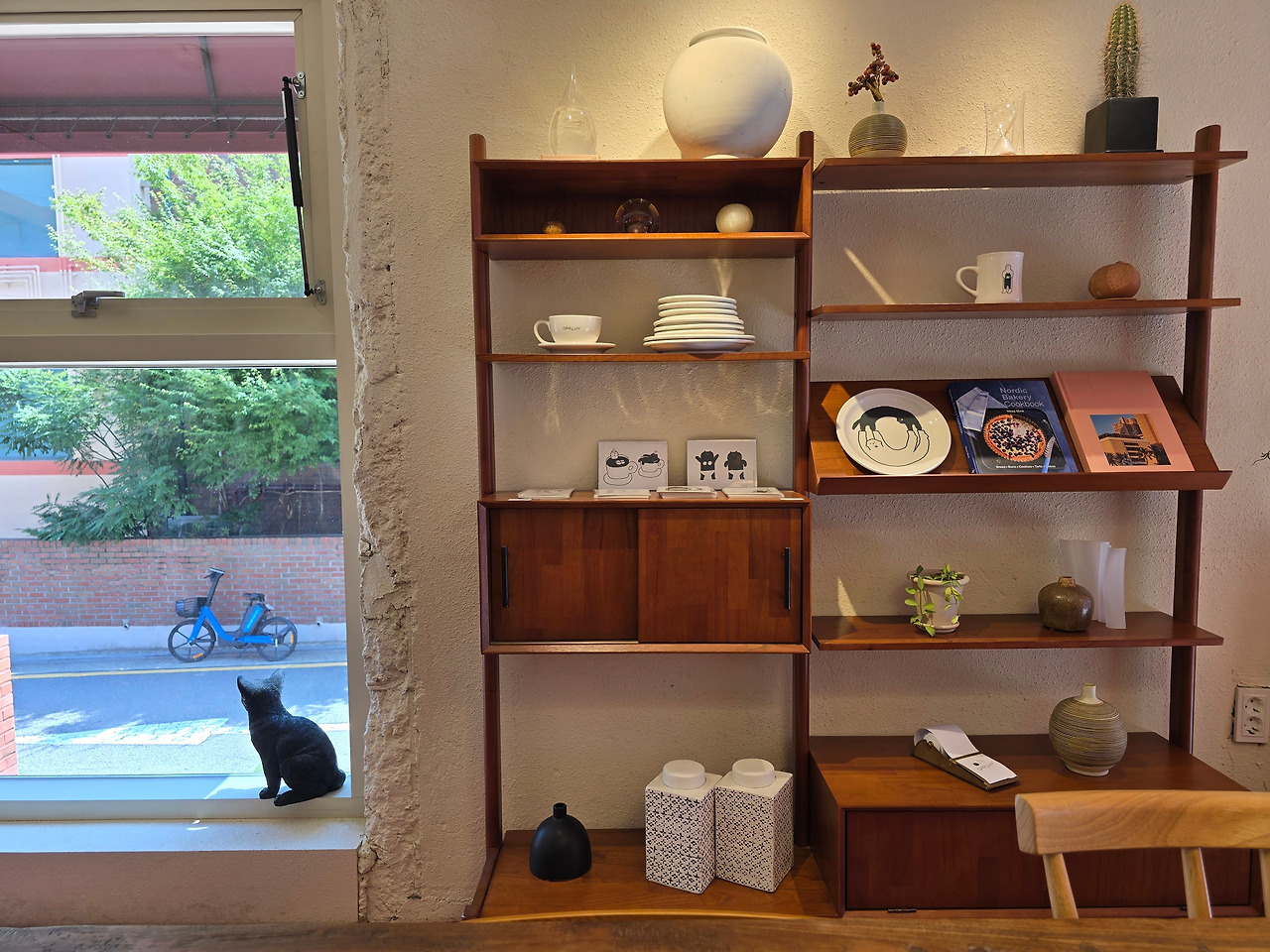 1. 달링베이커리 내부.jpg