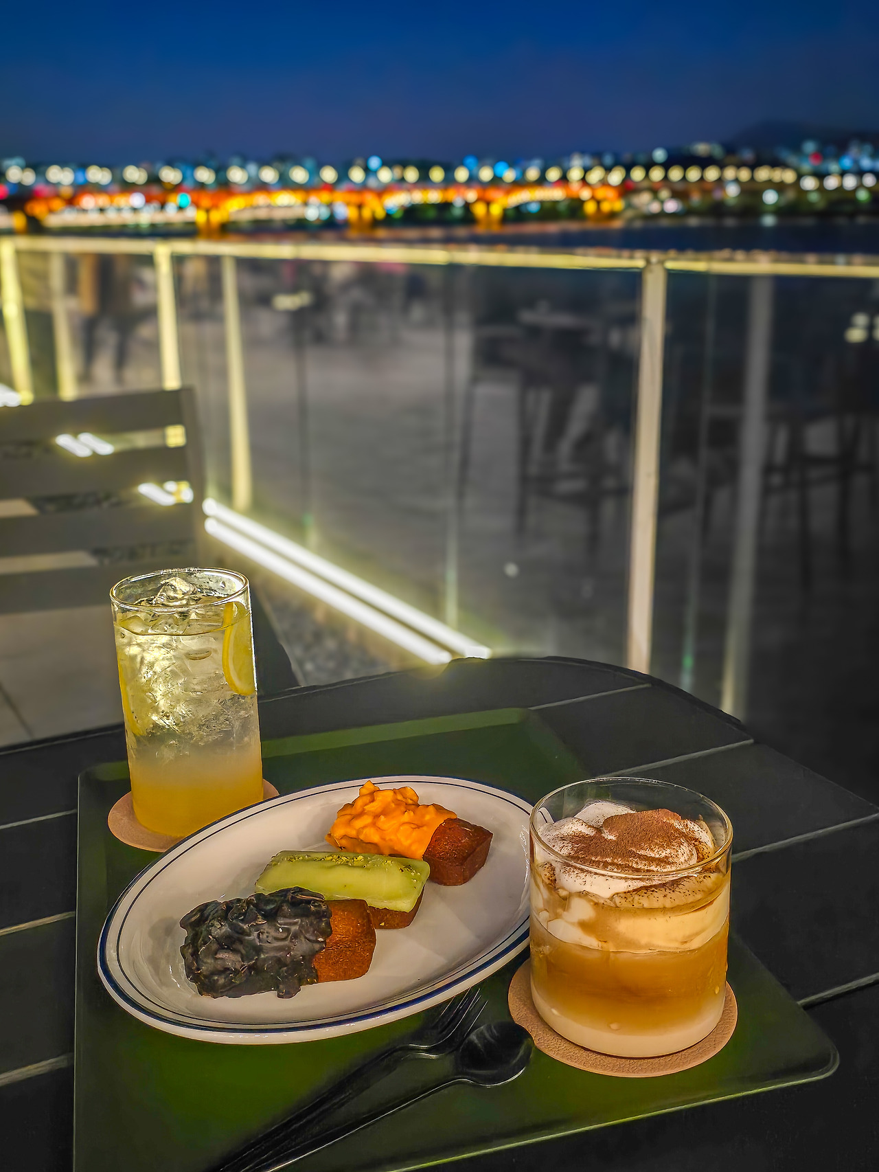 1. 카페 view376 루프탑 야경(1).jpg