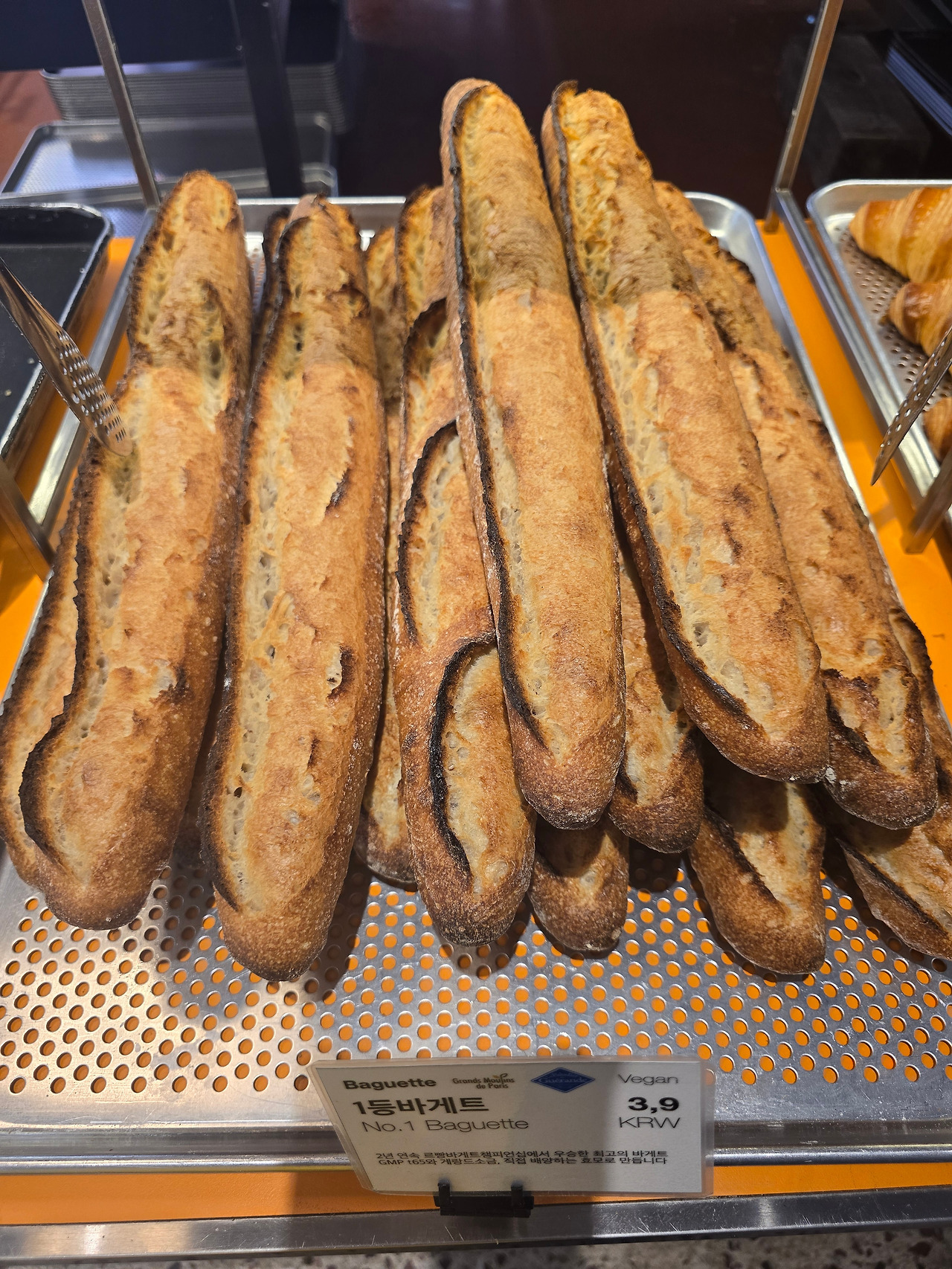 4, 플라워 아티장 베이커리의 1등 바게트.jpg