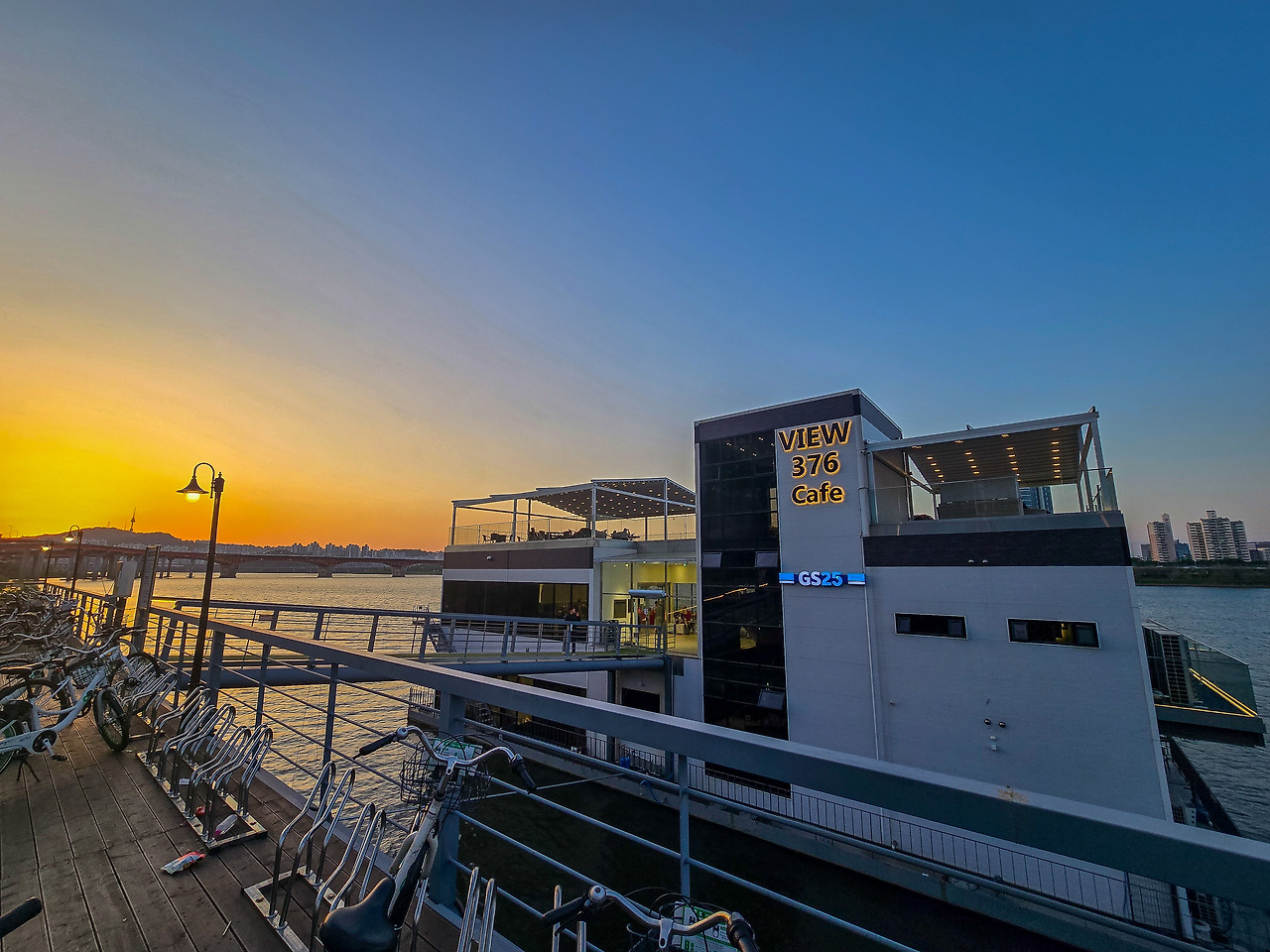 1. 카페 view376 루프탑 야경 (3).jpg