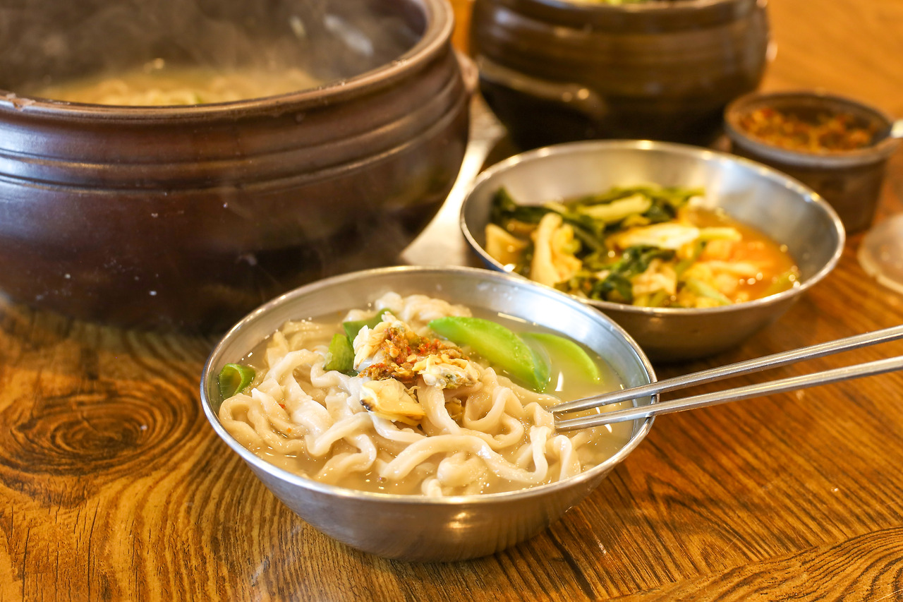 궁평항 바지락칼국수.jpg