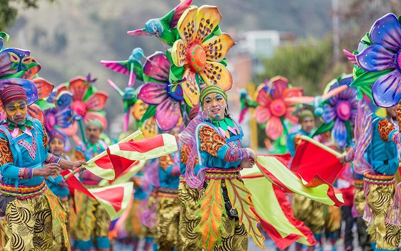 carnaval-negros-blancos-dia-3-enero-desfile-colectivos-coreograficos-turismo-pasto.jpg
