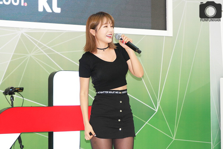 KT-배터리-SAVE-페스티벌-홍진영-몸매 (17).jpg