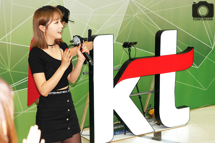 KT-배터리-SAVE-페스티벌-홍진영-몸매 (2).jpg