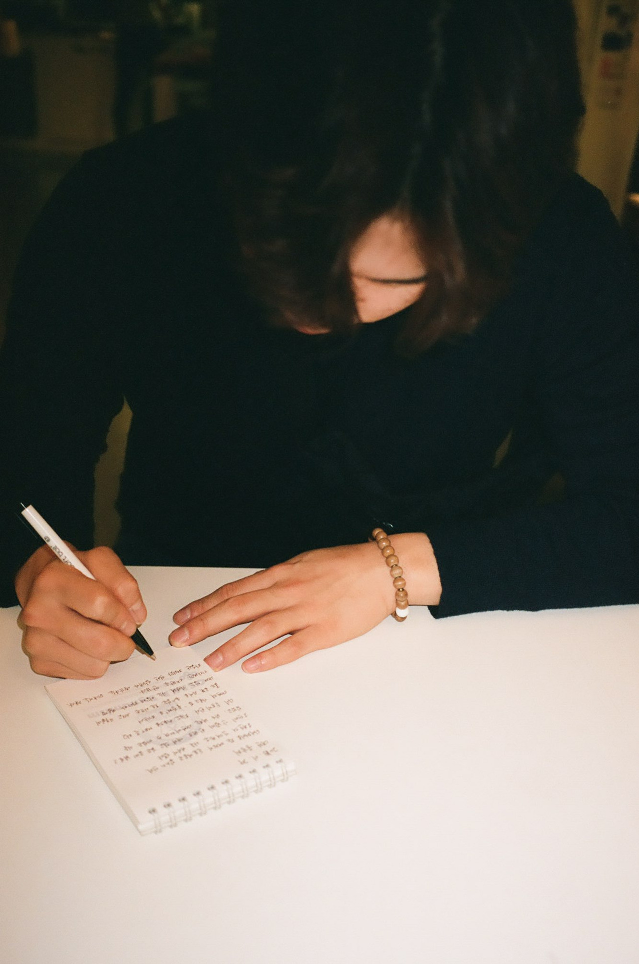 대만카페에서 글쓰는 모습.jpg