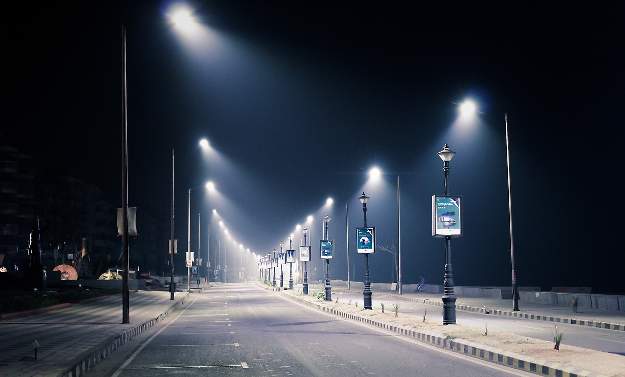 streetlight-1388418_1920.jpg