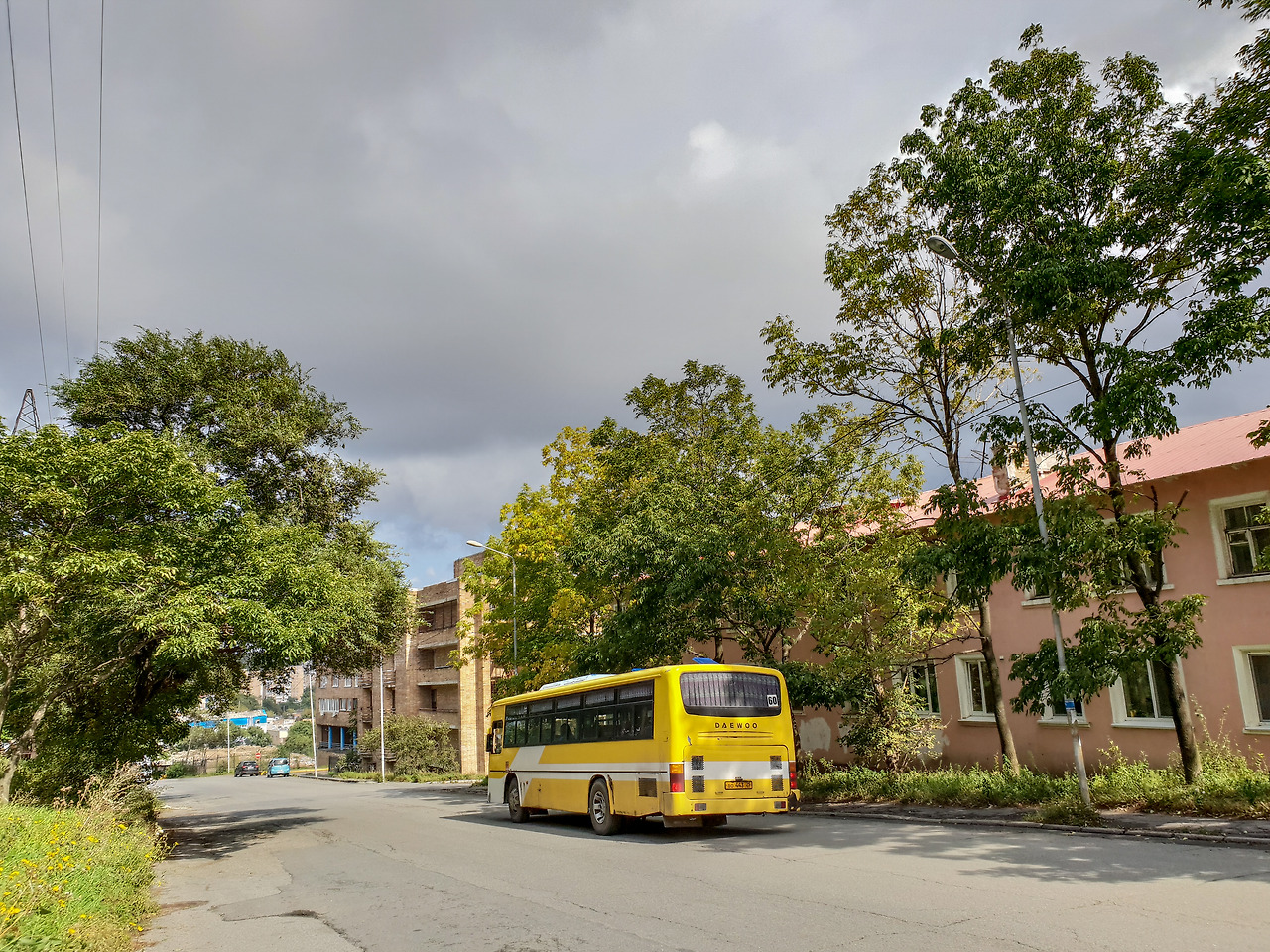 길 위의 버스.jpg