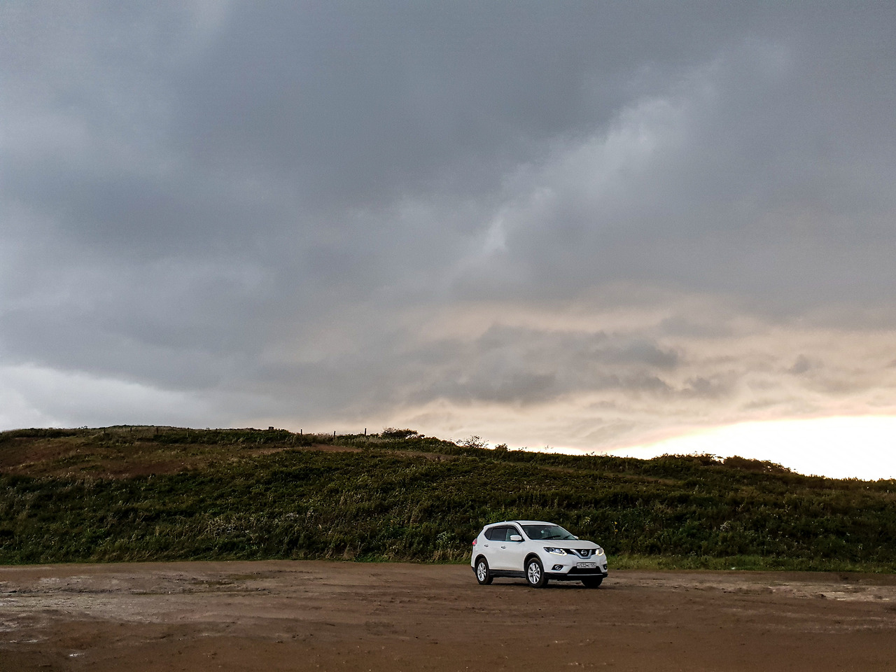 섬 들판_자동차.jpg