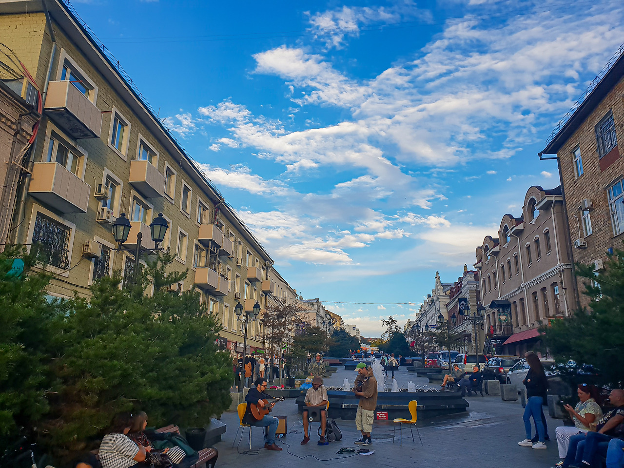 아르바트 거리 버스킹.jpg