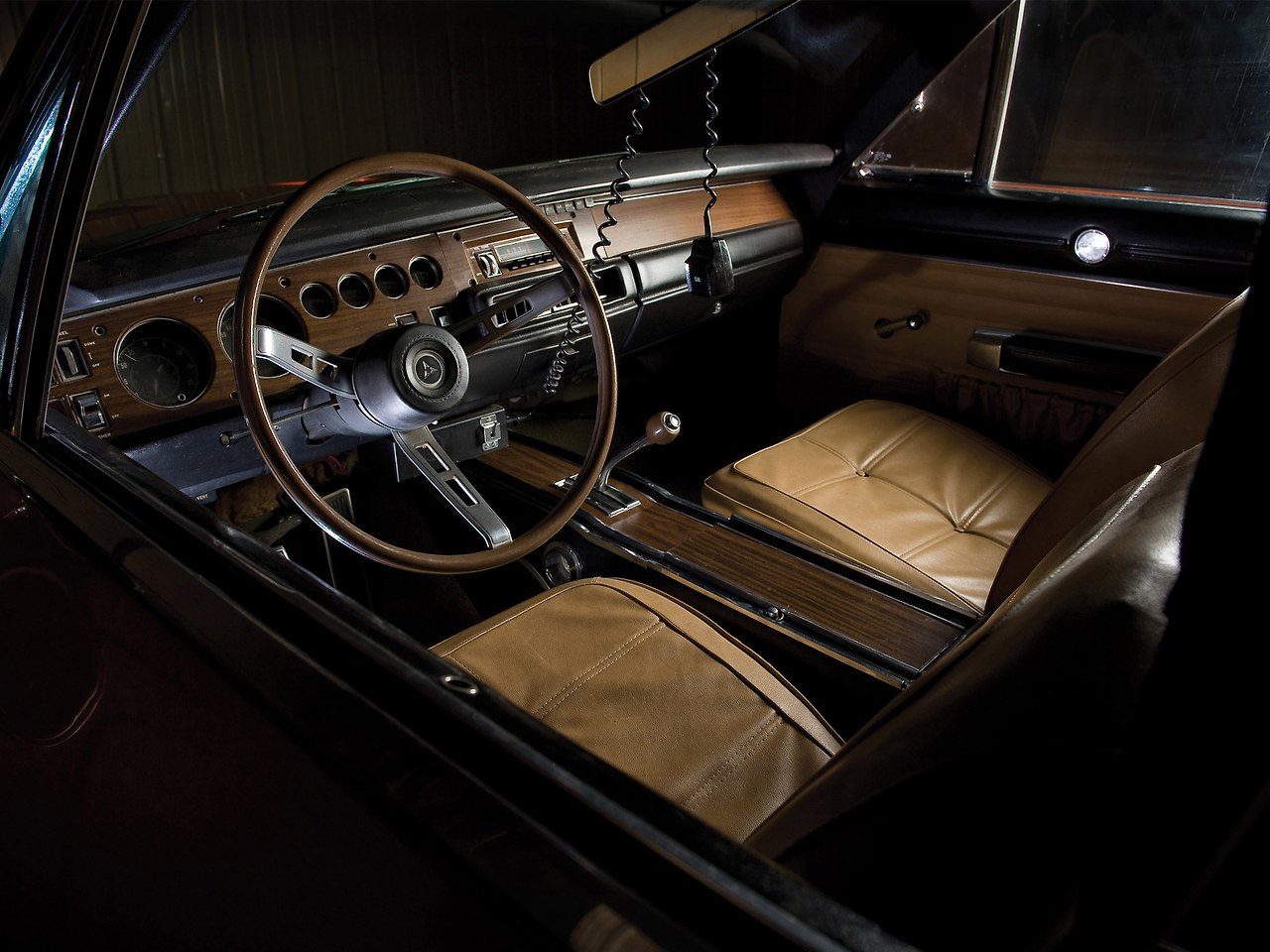 dodge-charger-1969-interior-wallpaper-3.jpg