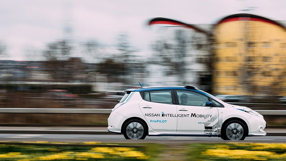 nissan-self-driving-leaf.jpg.ximg.l_12_m.smart.jpg