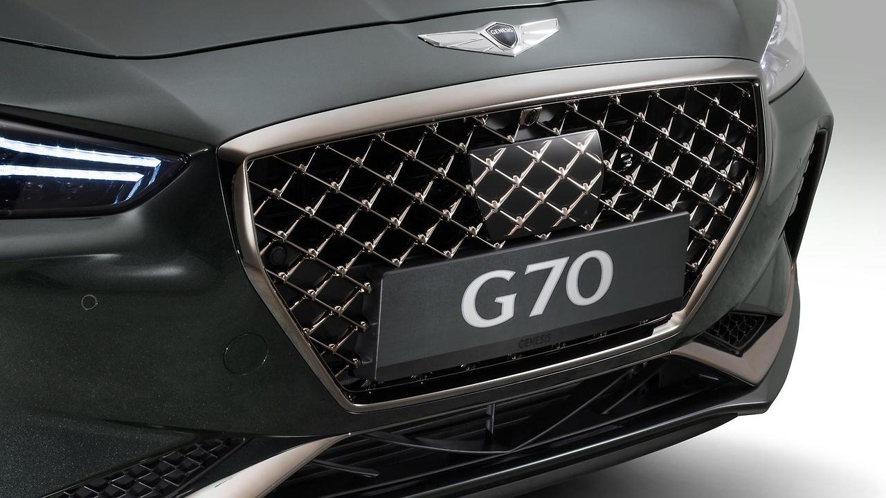 2018-genesis-g70.jpg