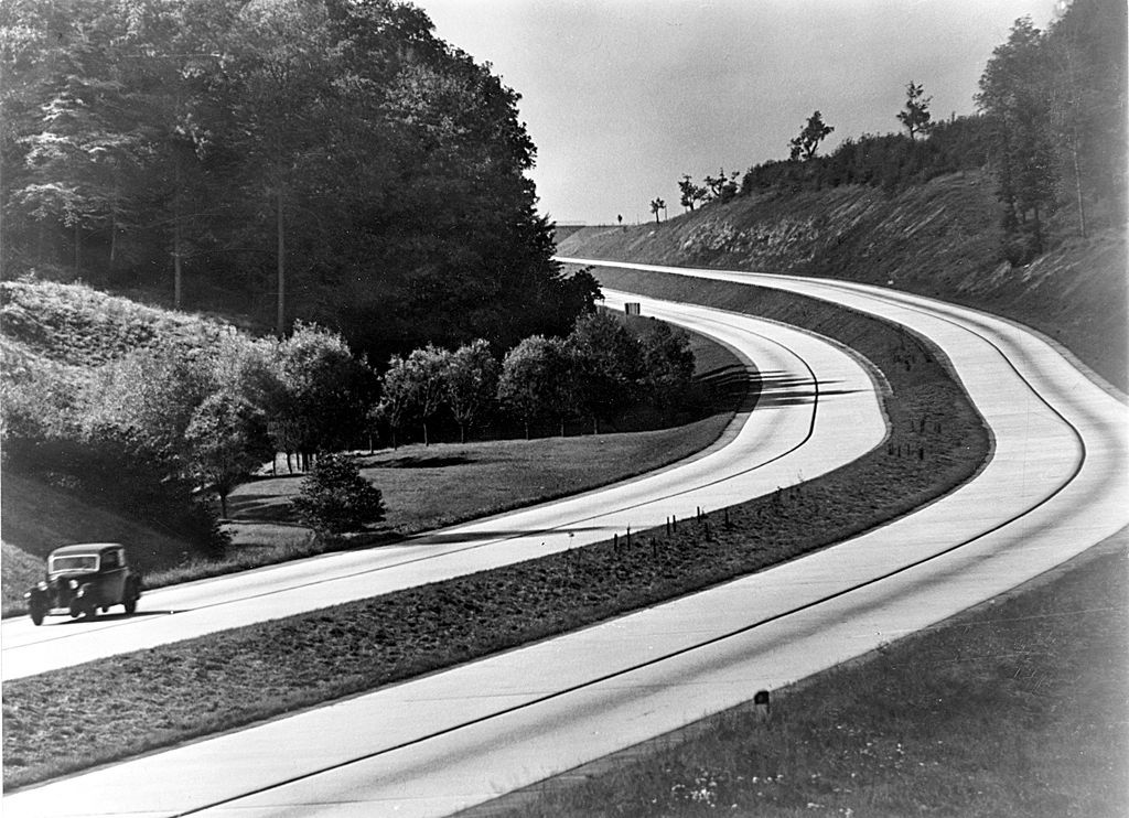 1024px-German_Autobahn_1936_1939.jpg