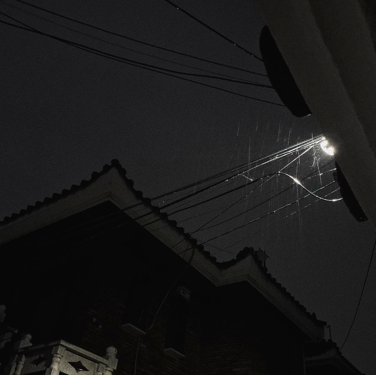 전민지_비 오는 여름밤.jpg