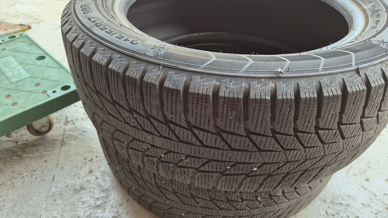 1614. KakaoTalk_20250714_170356718_뒷타이어.jpg