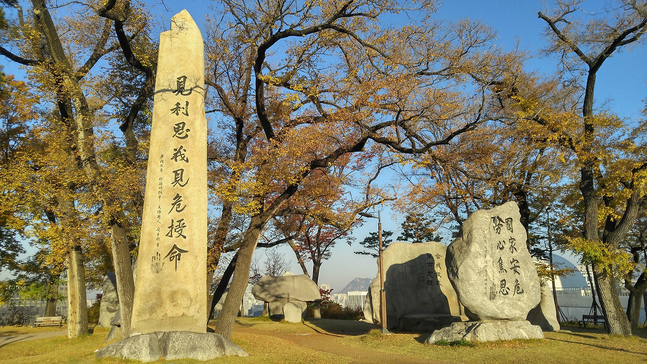 서울 안중근의사기념관 안중근 의사 동상6.jpg