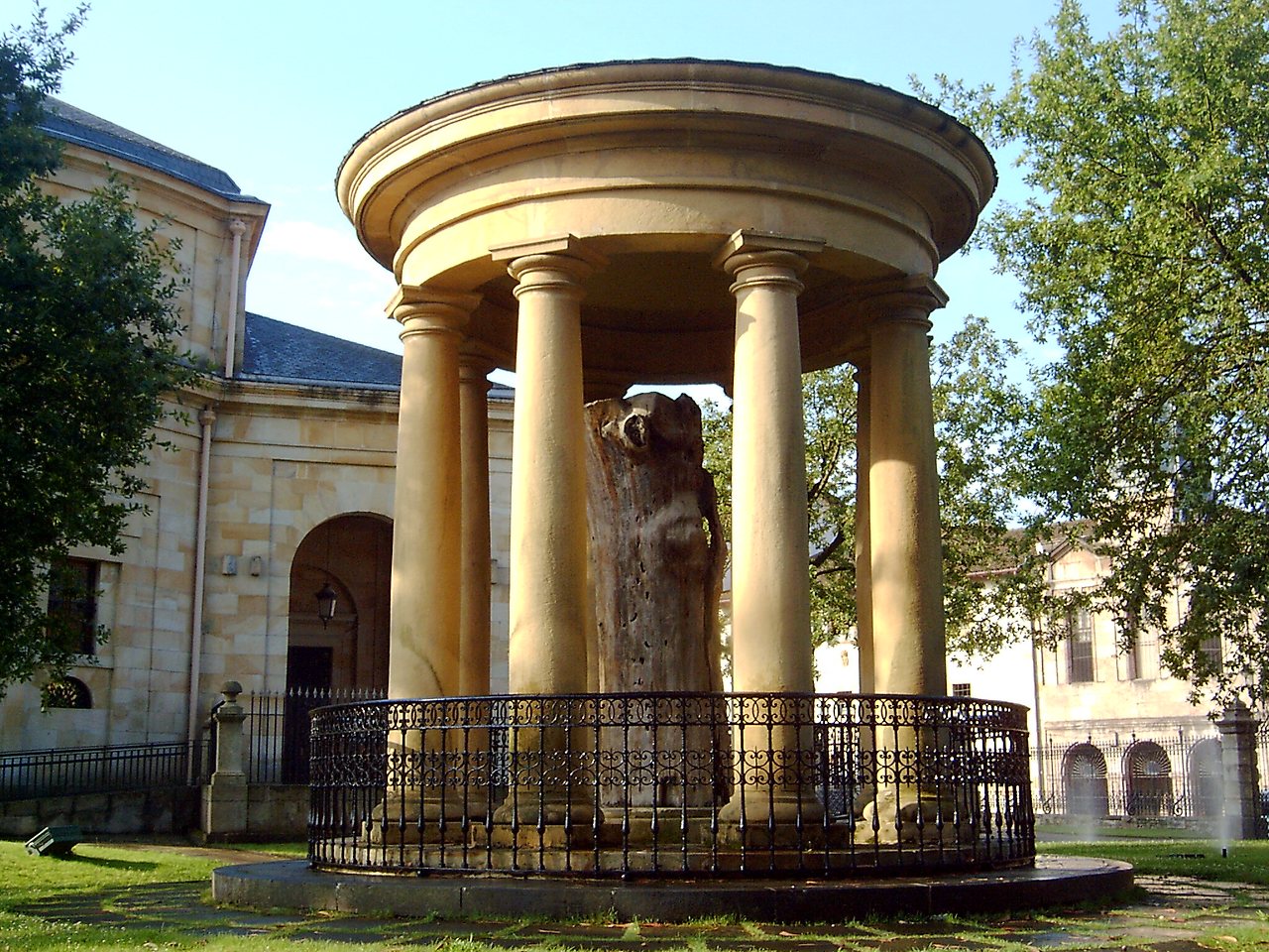 게르니카 트리.jpg