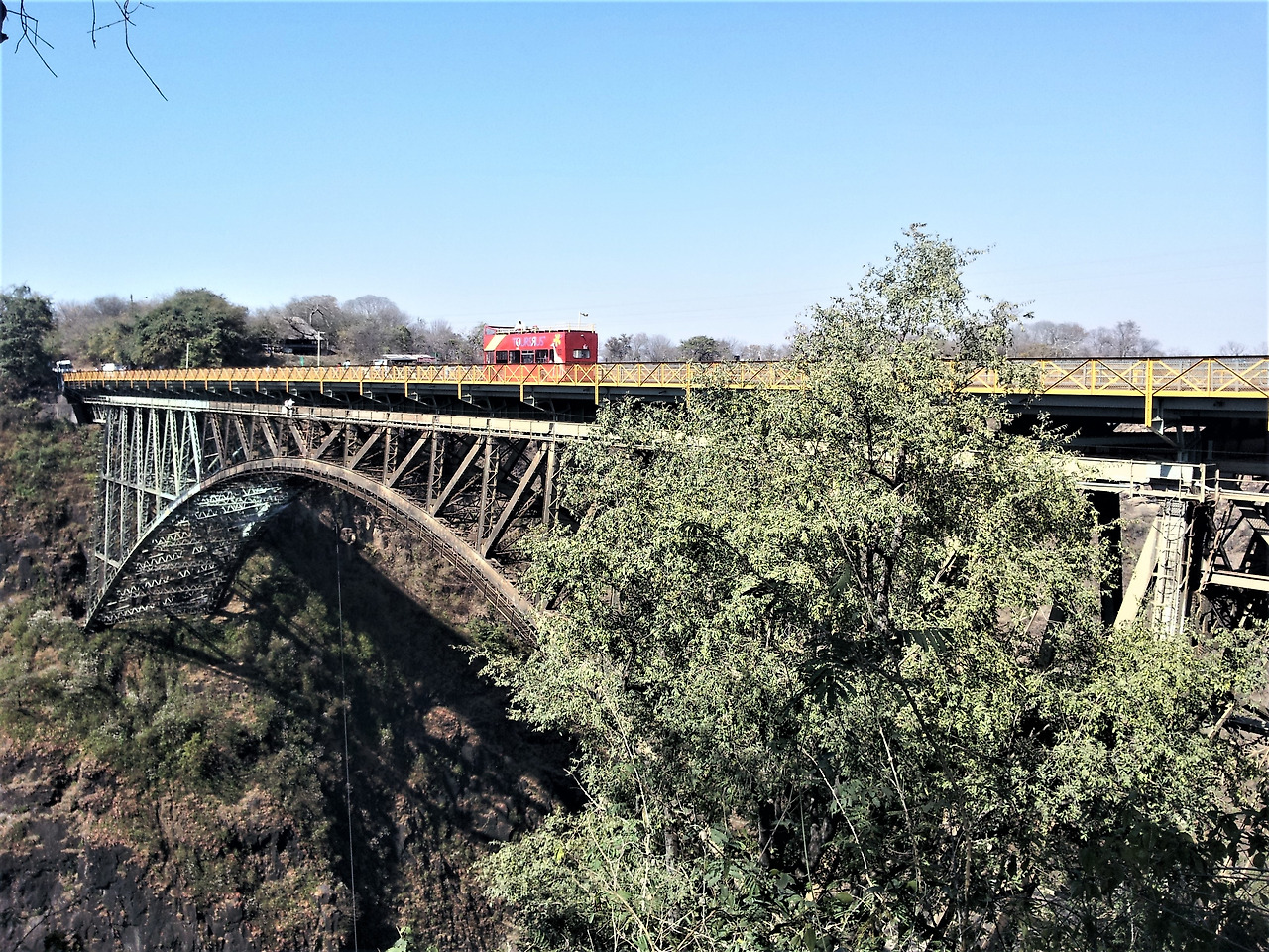 2.빅토리아폭포의 짐바브웨에 쪽에서 본 빅토리아폭포,다리20140805_102733.jpg