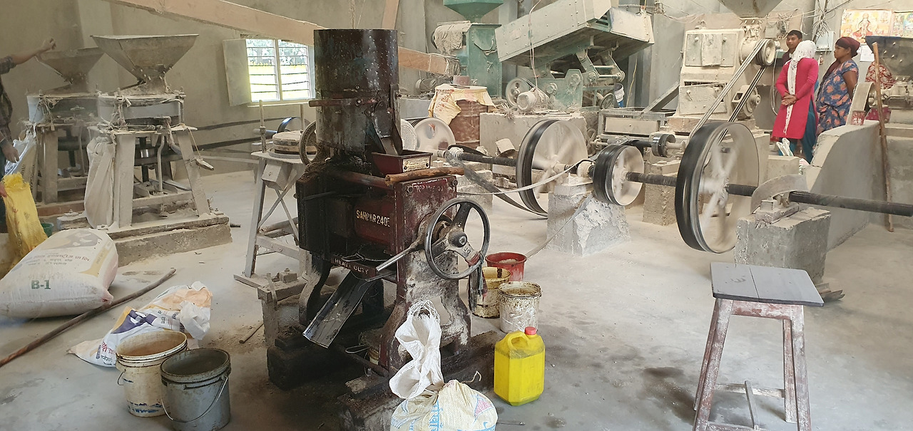 2.정미소 안의 유채씨 착유기, 20221221_120304.jpg