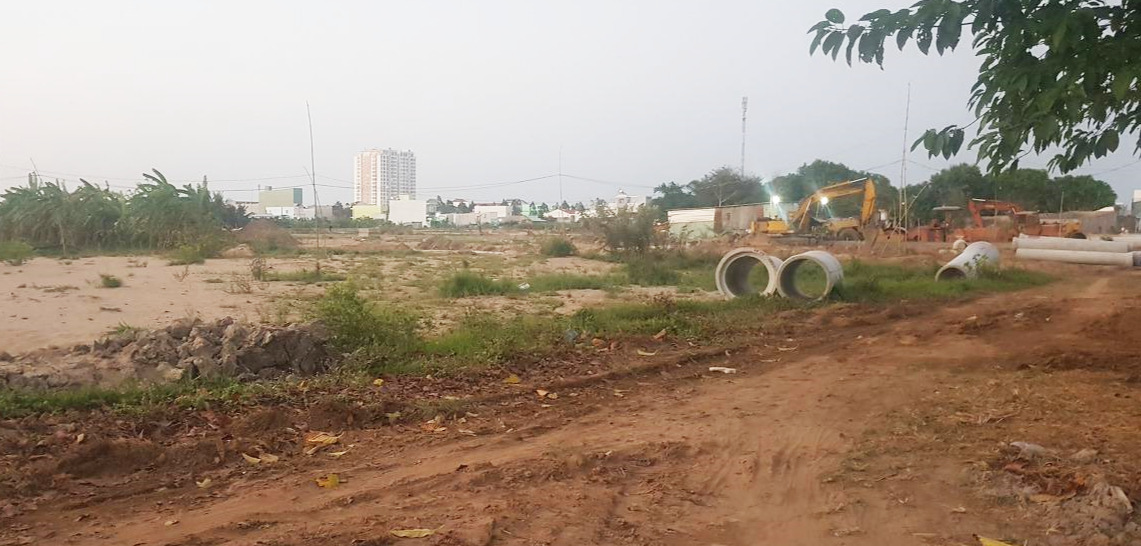 학교 주변 신규 택지 개발-멀리 보이는 높은 건물이 내가 사는 아파트, 20190327_181930.jpg