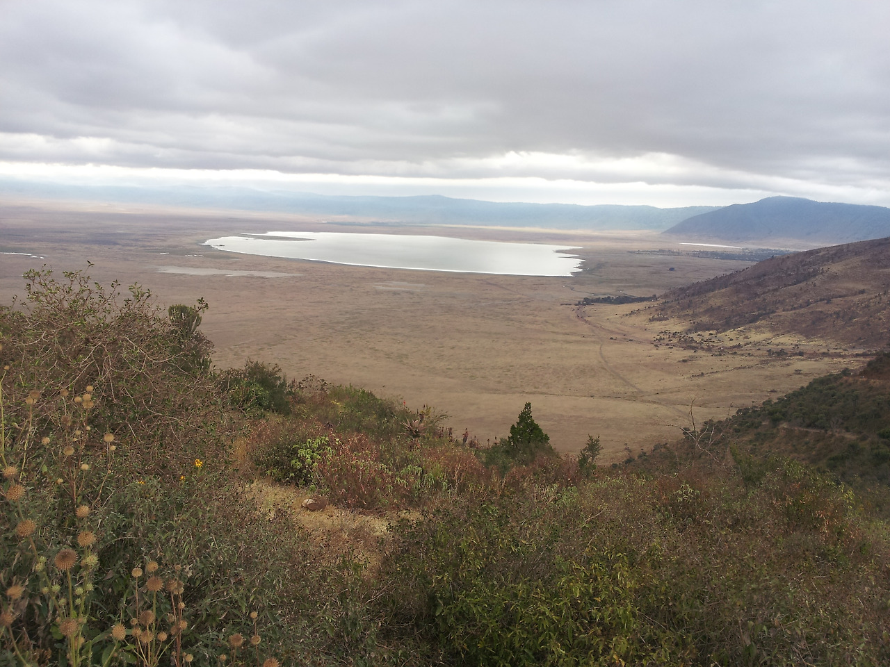 위에서 본 분화구.jpg