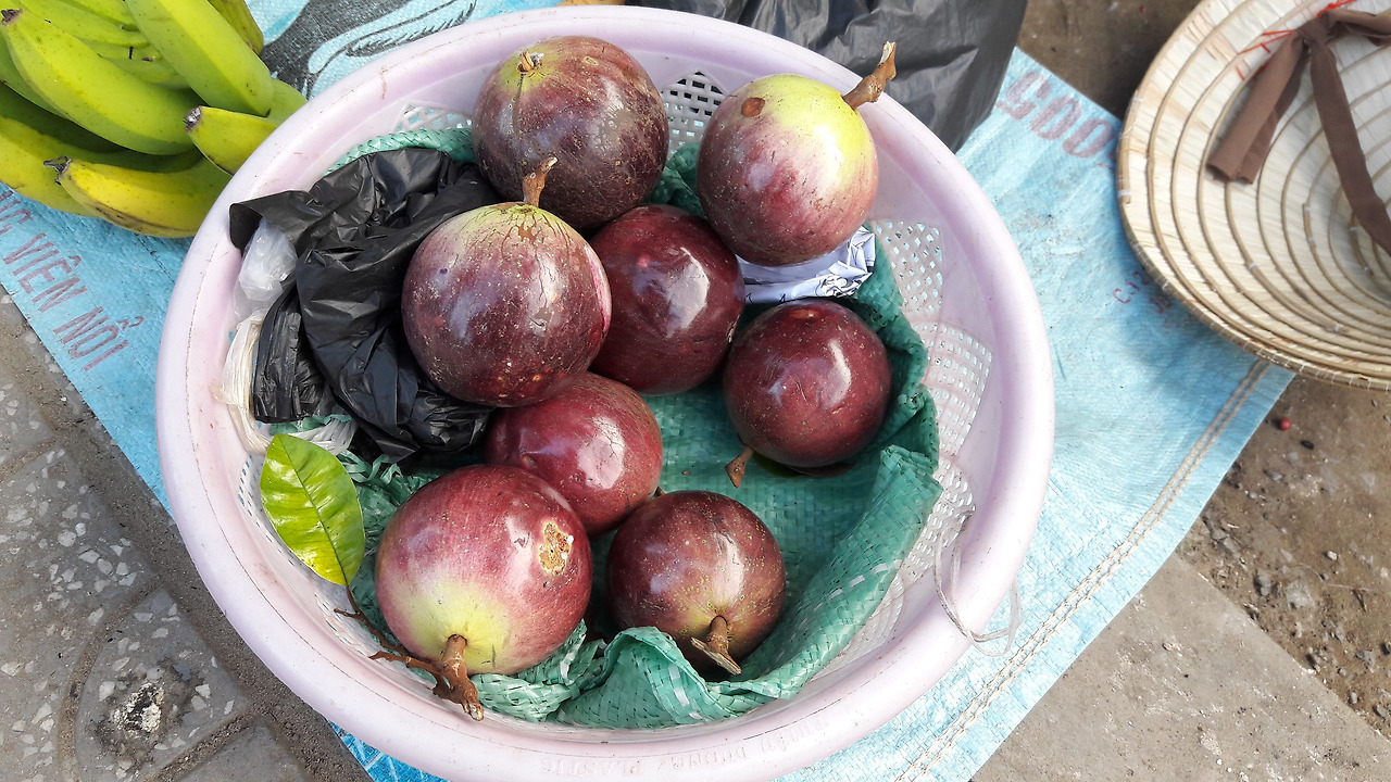 4.껀터 재래시장에서 유통되는 유과.jpg