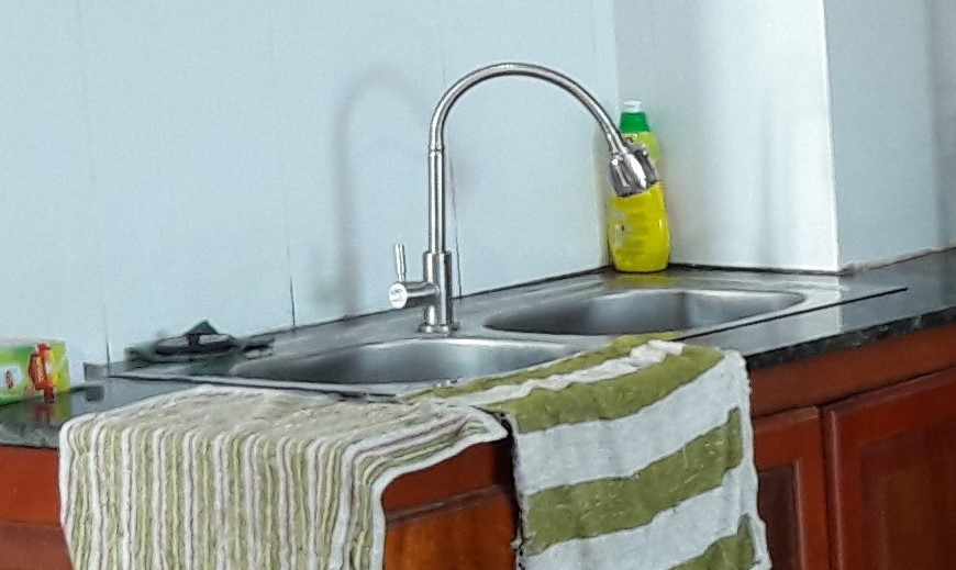 온 냉수 조절 레버가 없는 싱크대 수도꼭지, 20170825_064510-reedited.jpg