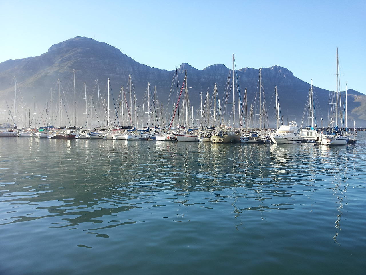 Hout Bay에 정박한 배들 .jpg