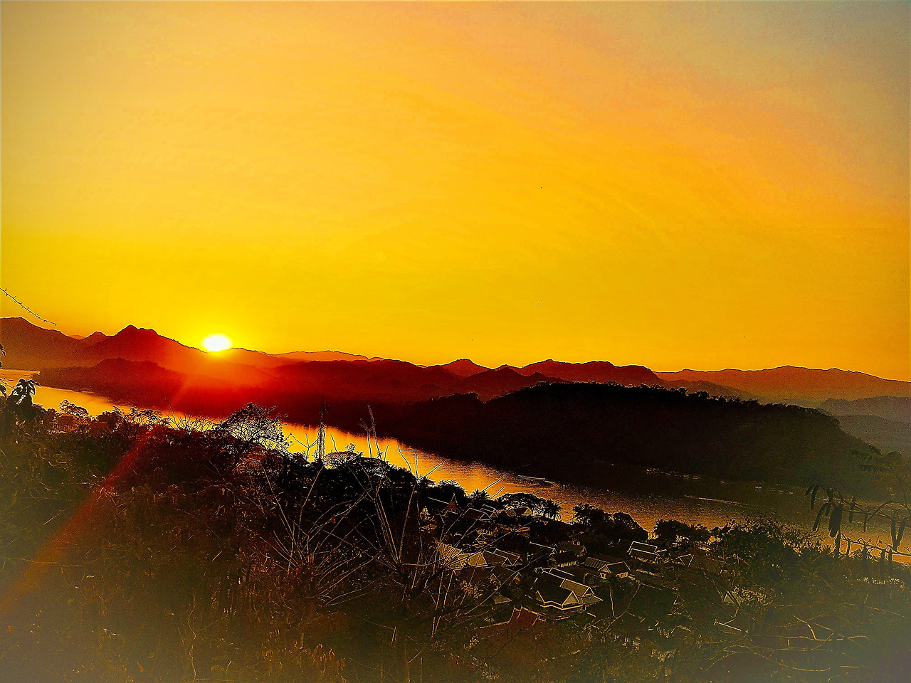 Phousi Hill's sunset 1, 20190208_175704-EFFECTS.jpg