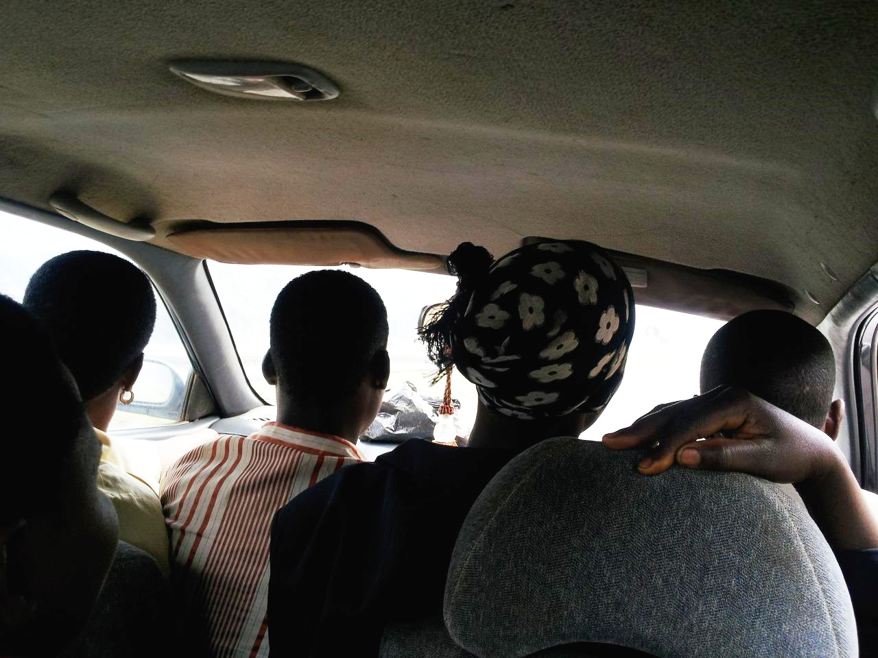 앞 좌석에 4명이 탄 모습2013-08-06 12.50.12.jpg