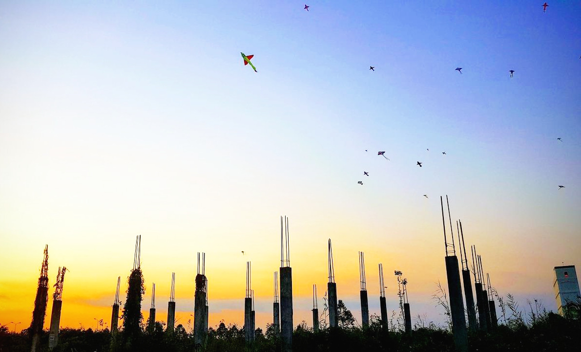 저녁노을이 깔린 하늘과 연, 20190224_174808-EFFECTS.jpg