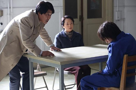 변호인_스틸컷(변호인 접견).jpg